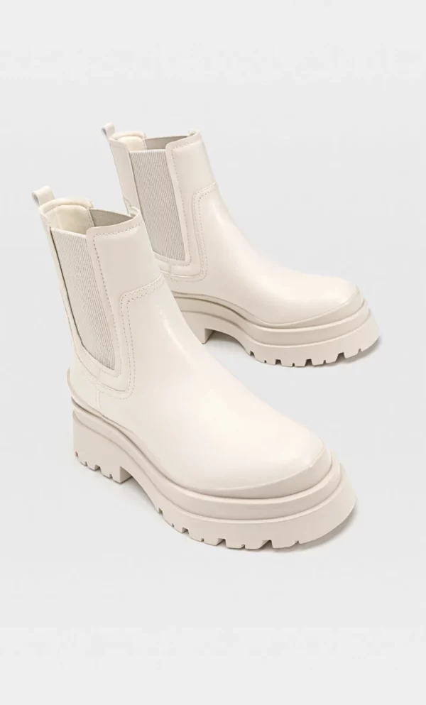 stradivarius cream flat boots